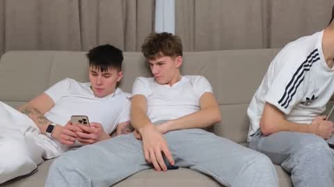 Alex online show from December 22, 5:43 pm