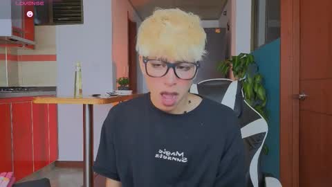 taichi online show from February 15, 3:20 pm