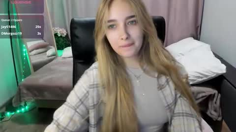 Taisia online show from March 14, 9:15 am