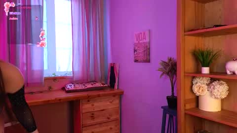 Snapshot of taissa_farmiga chatting on October 23, 7:18 am Lizzy online show from October 23, 7:18 am