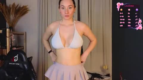 Snapshot of taissa_farmiga chatting on November 5, 5:13 pm Lizzy online show from November 5, 5:13 pm