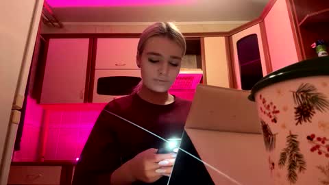 Mia online show from February 18, 6:26 pm