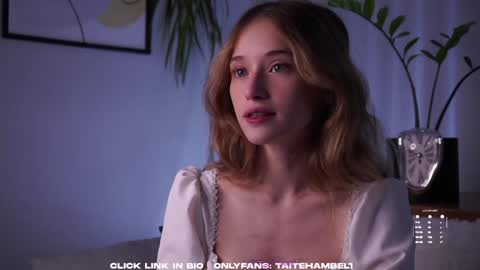 Mia online show from September 12, 2:00 am