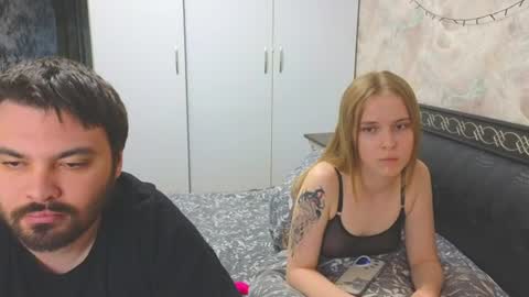 Snapshot of taiti_fox_cub chatting on June 23, 4:27 pm taiti_fox_cub online show from June 23, 4:27 pm