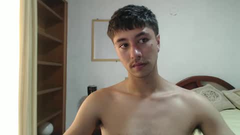 Snapshot of talhi_ chatting on December 26, 2:37 pm talhi_ online show from December 26, 2:37 pm