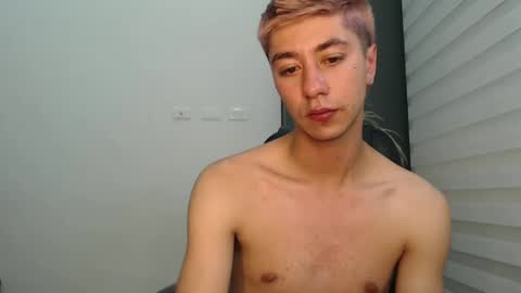 Snapshot of talhi_ chatting on February 8, 10:07 am talhi_ online show from February 8, 10:07 am