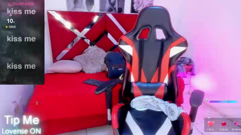 Snapshot of talia_rouge chatting on September 17, 7:15 pm talia_rouge online show from September 17, 7:15 pm