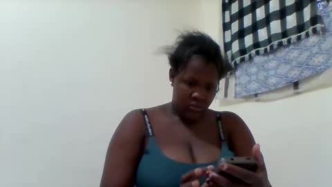 Snapshot of taliah254 chatting on February 4, 7:36 am taliah254 online show from February 4, 7:36 am