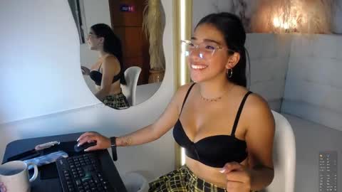 Snapshot of taliasweett chatting on May 7, 7:52 pm taliasweett online show from May 7, 7:52 pm