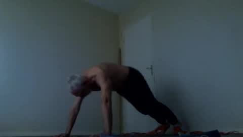 Jack Pierrot online show from December 3, 6:21 am