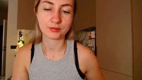  Kira  online show from March 13, 8:32 am