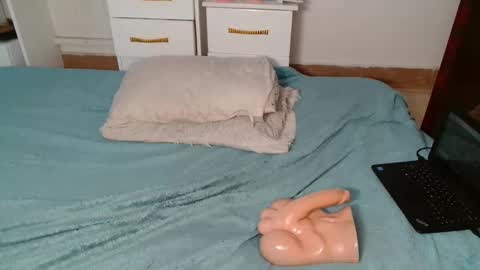 butterflyass online show from January 12, 9:47 am