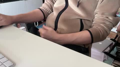 Snapshot of talkinjazz chatting on February 12, 1:39 pm talkinjazz online show from February 12, 1:39 pm