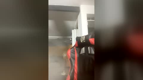 Snapshot of talktome4 chatting on February 7, 1:42 am talktome4 online show from February 7, 1:42 am