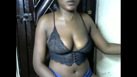 Snapshot of tall_choco chatting on March 15, 11:00 pm tall_choco online show from March 15, 11:00 pm