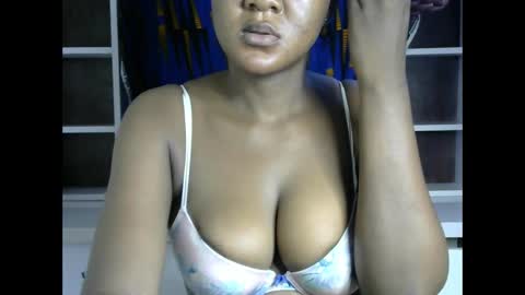 Snapshot of tall_choco chatting on March 26, 10:10 am tall_choco online show from March 26, 10:10 am