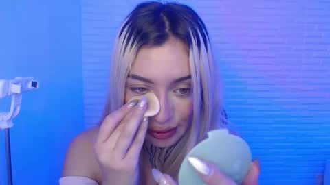 Snapshot of tamara_velezz chatting on February 2, 9:02 pm Tamara online show from February 2, 9:02 pm