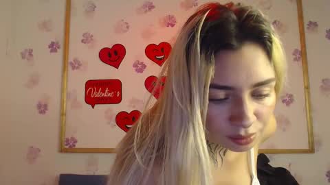 Snapshot of tamara_velezz chatting on February 14, 9:11 pm Tamara online show from February 14, 9:11 pm