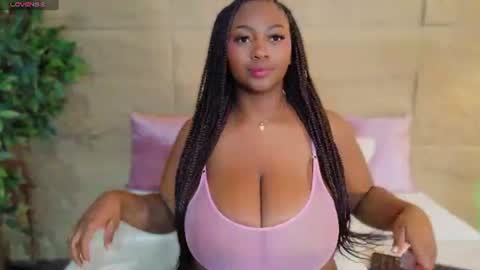 Snapshot of tamaramyller chatting on August 6, 10:06 am tamaramyller online show from August 6, 10:06 am