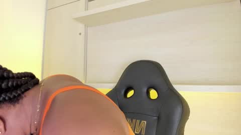 Tami online show from October 24, 8:49 pm