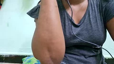 Snapshot of tamilangelqueen chatting on September 17, 6:31 pm tamilangelqueen online show from September 17, 6:31 pm