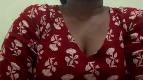 Snapshot of tamilangelqueen chatting on September 28, 7:25 am tamilangelqueen online show from September 28, 7:25 am