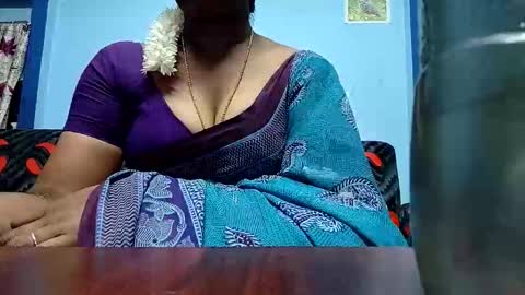 Snapshot of tamilmadhi520 chatting on February 11, 5:51 pm tamilmadhi520 online show from February 11, 5:51 pm