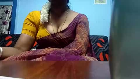 Snapshot of tamilmadhi520 chatting on February 12, 5:52 pm tamilmadhi520 online show from February 12, 5:52 pm