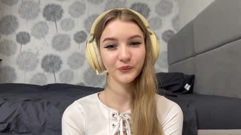 Melissa online show from April 4, 12:13 pm