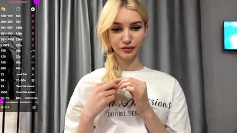 Melissa online show from May 21, 3:08 pm