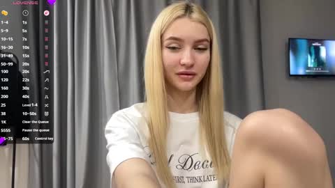 Melissa online show from May 24, 1:27 pm