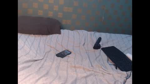 Snapshot of tamsyn_1 chatting on February 10, 11:25 am tamsyn_1 online show from February 10, 11:25 am