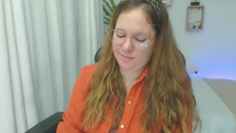 Snapshot of tamy_shine87 chatting on December 5, 6:43 am Im Samy online show from December 5, 6:43 am