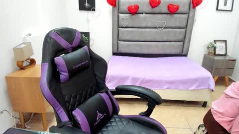 Tania  online show from March 5, 2:02 pm