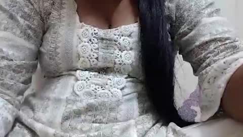 taniya_roy4628 online show from March 9, 2:26 am