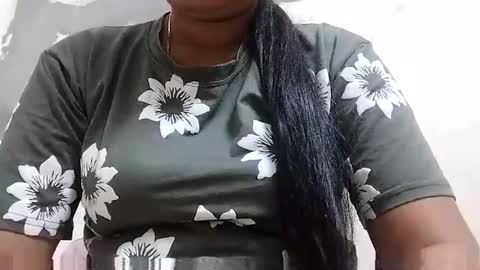 taniya_roy4628 online show from April 20, 2:25 am