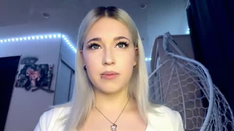 Lisa online show from November 12, 3:12 pm