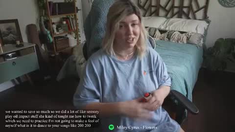 Snapshot of tantric_eden_ chatting on December 18, 8:04 pm Lilith Eden sometimes Eve online show from December 18, 8:04 pm