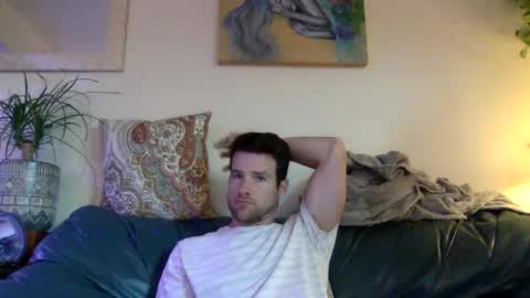 Dr. Love online show from December 31, 1:52 pm