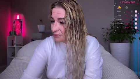 Snapshot of tanya_acid chatting on October 16, 11:44 am Tanya acid online show from October 16, 11:44 am