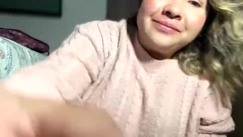 Snapshot of tara_lynn_xx chatting on January 5, 12:31 am Dani independent model online show from January 5, 12:31 am