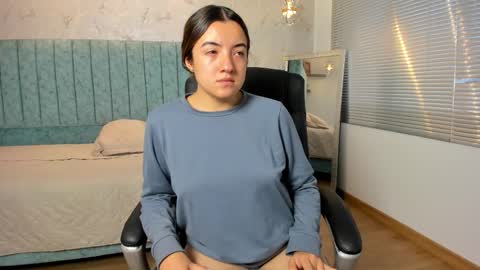 Tara  online show from February 26, 1:32 pm