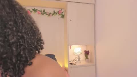  T A R A  online show from November 30, 4:27 am