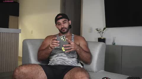 Snapshot of tarek_dan chatting on October 22, 9:03 pm Tarek online show from October 22, 9:03 pm