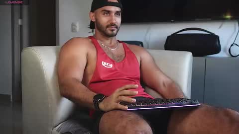 Snapshot of tarek_dan chatting on November 11, 9:15 pm Tarek online show from November 11, 9:15 pm