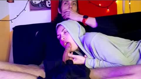 T  J   online show from October 28, 6:28 am