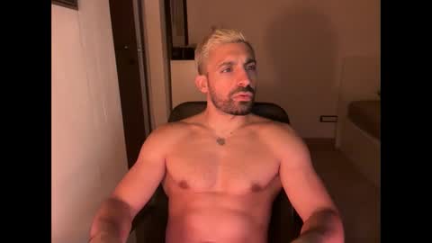 tarquit8 online show from September 15, 8:53 pm