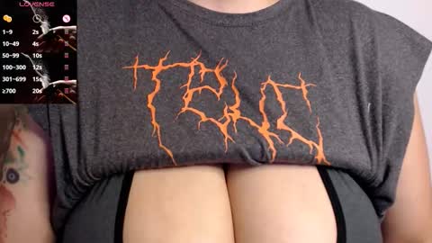 tarrant_ online show from November 19, 11:27 pm