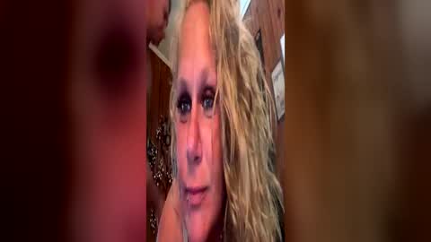 tarzansheadqueen online show from June 19, 5:12 am