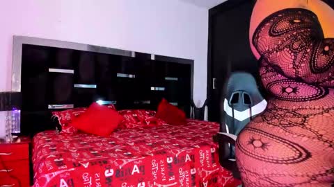 tashasant online show from October 18, 11:38 pm